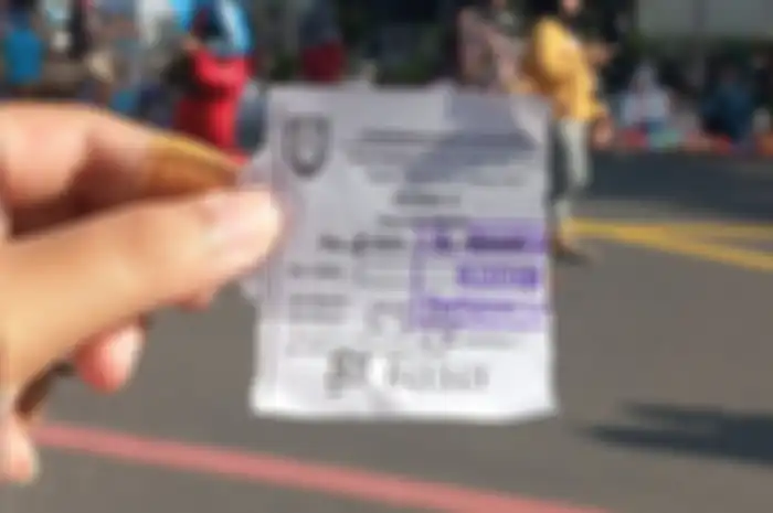 Kembali terjadi tarif parkir motor Rp 2 ribu dicoret juru parkir nakal jadi Rp 3 ribu, wali kota Solo Gibran geram