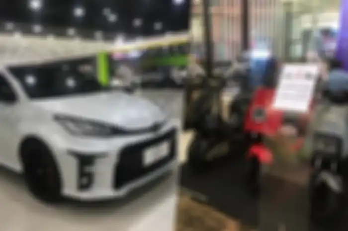 Pluit Auto Mall menawarkan mobil dan motor premium