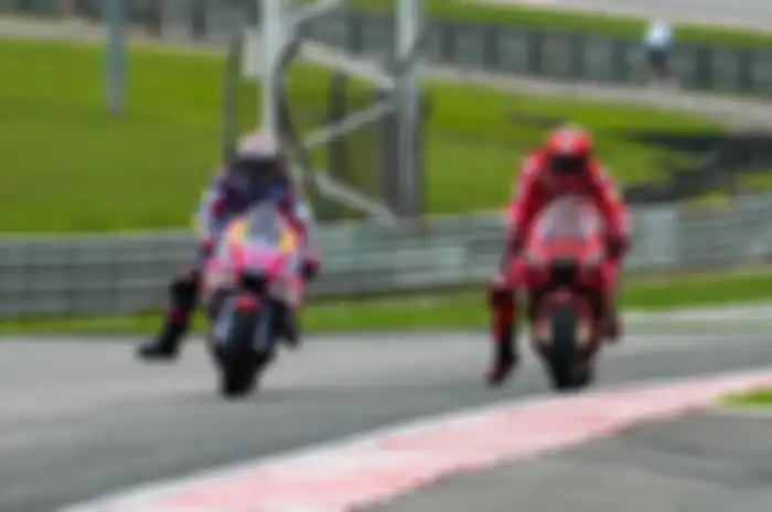 Tim pabrikan Ducati Lenovo bagaikan memasang bom waktu menduetkan Francesco Bagnaia dan Enea Bastianini di MotoGP 2023 