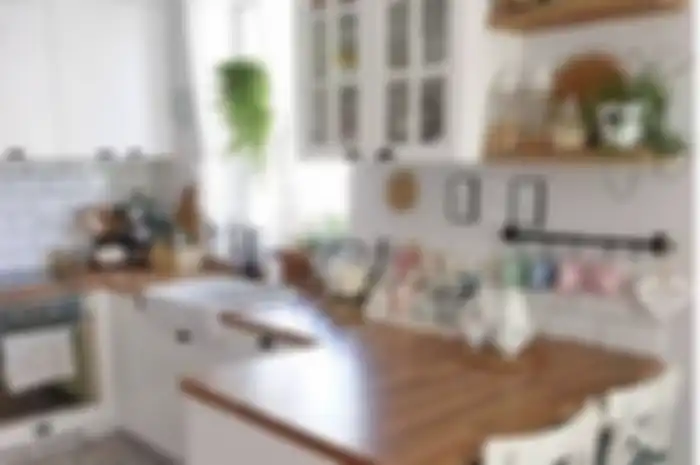 Desain dapur luas minimalis ini bukan sekadar menawarkan kenyamanan. Ujungnya, curi perhatian Ibu-ibu arisan. Tengok 7 foto aestheticnya.