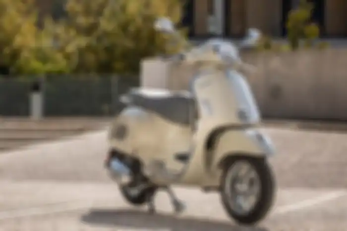 Harga Vespa GTS 2023 terbaru rilis di Eropa.