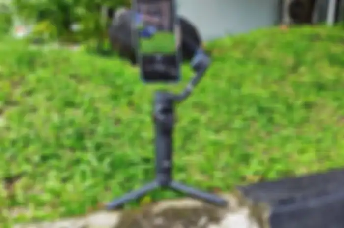 DJI Osmo Mobile 6 menjadi gimbal smartphone terbaik dengan kemudahan memakai dan sangat handal