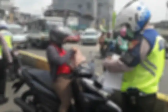 Foto ilustrasi. Usai tilang manual dilarang bingung SIM hingga bayar pajak motor buat apa, polisi bilang begini.