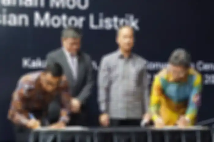 Kerja sama ION Mobility dan PLN untuk hadirkan infrastruktur pengisian daya motor listrik di Indonesia. 