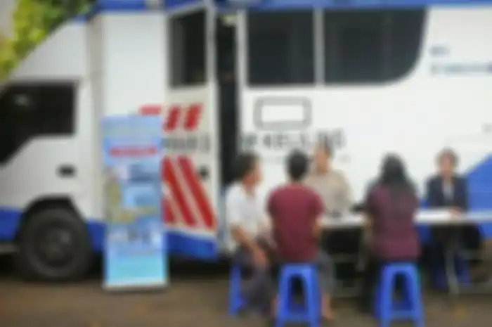 Foto mobil SIM keliling. Simak jadwal SIM keliling Jakarta hari ini Rabu 7 Desember 2022, jangan lupa bawa uang segini buat perpanjang SIM.