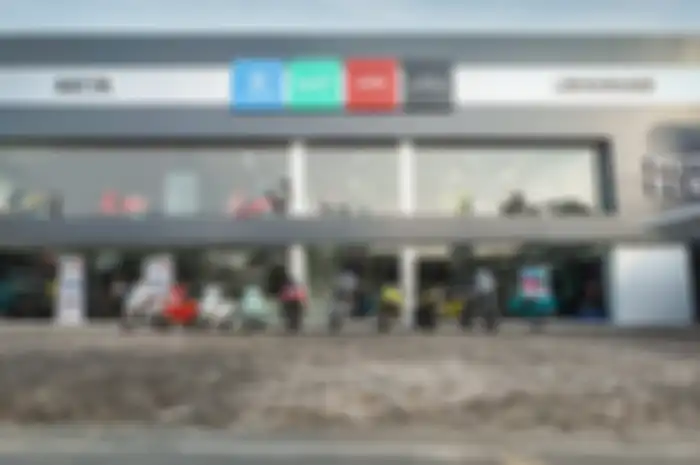 Piaggio Indonesia kembali membuka dealer Motoplex di Surabaya