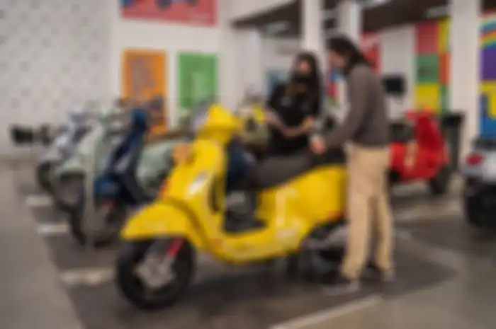 Ilustrasi harga Vespa GTS Super Sport 150 bulan November 2022.