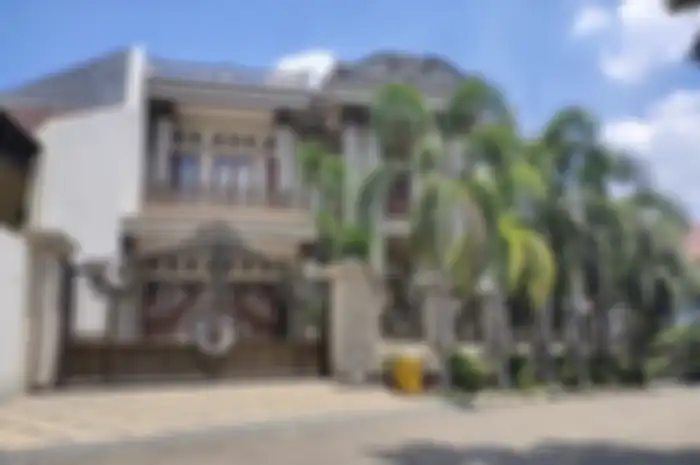 Dibanderol dengan harga selangit, desain dapur rumah mewah ini sengaja berada dekat garasi karena alasan begini. Intip foto interiornya.