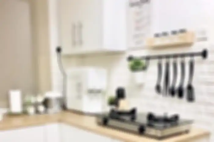 Desain dapur kecil cantik sengaja dirancang buat lorong sempit. Akal-akalan pemilik rumah mungil. 9 foto hasilnya bikin syok.