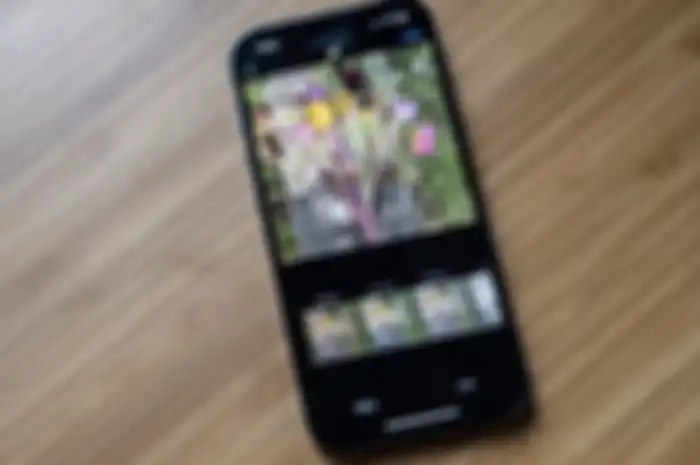 Pecinta fotografi aesthetic tak perlu khawatir. Begini cara foto kamera HP seperti DSLR di Android. 