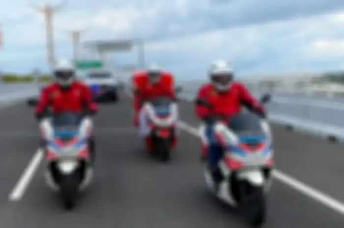 Sebanyak 3 unit Honda PCX Electric (termasuk 1 unit Emergency Road Assist/ERA) menjadi bagian rangkaian Touring Kendaraan Bermotor Listrik Berbasis Baterai di Bali.