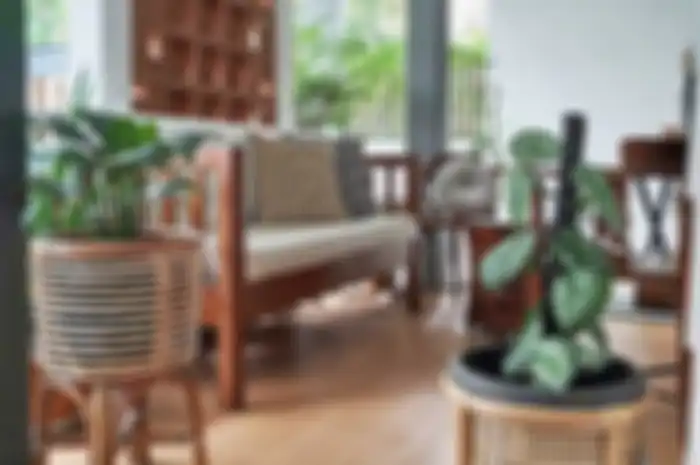 Adopsi desain ruang tamu yang dibuat pakai cara tak biasa, pemilik rumah minimalis siap-siap dapat keuntungan ini. Simak 8 foto aplikasinya.