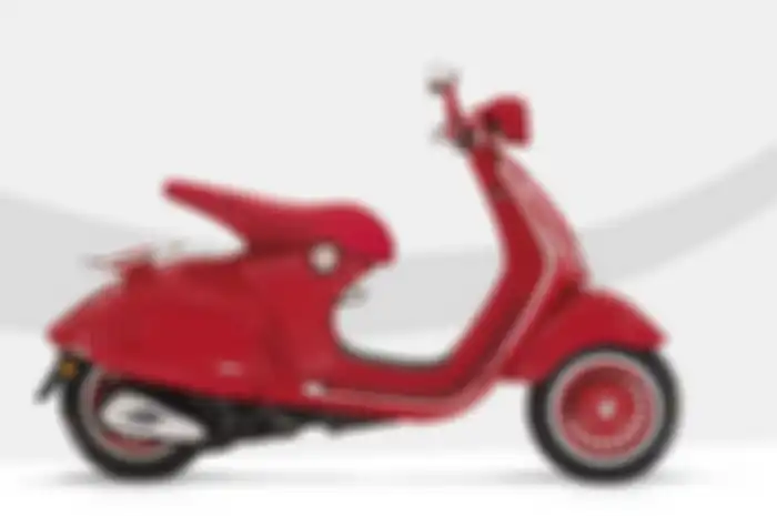 Ilustrasi harga Vespa 946 RED.