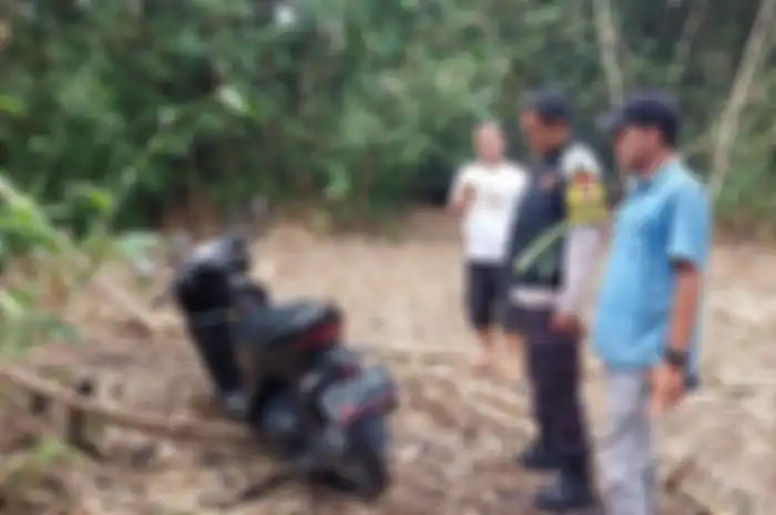 Penemuan motor Honda Varrio hitam di dekat phn bambu, daerah Kelapa Dua, Kabupaten Tangerang, Senin (14/11/2022).