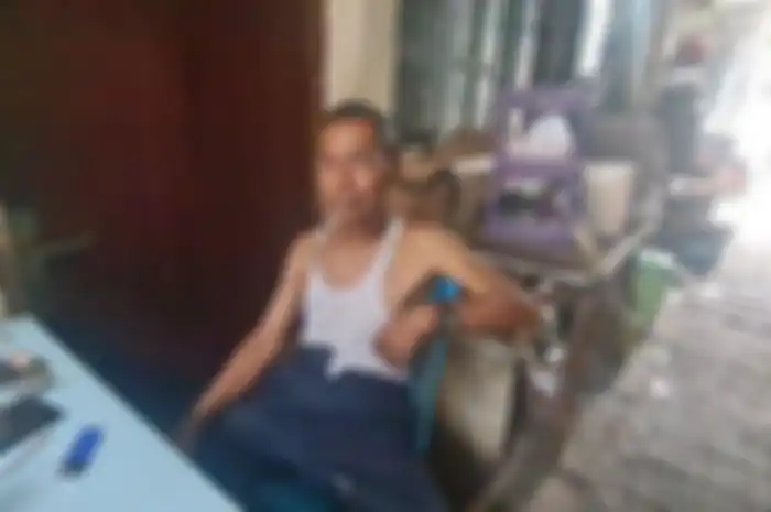 Muhammad Mundji, mantan ketua RT 007 RW 003, Gunung Sahari Utara, Jakarta Pusat, menceritakan kehidupan keluarga Rudyanto sewaktu masih tinggal di wilayahnya, Rabu (16/11/2022). Diketahui, keluarga Rudiyanto terdiri dari empat orang ditemukan tewas di dalam rumah mereka di Citra Garden Kalideres Jakarta Barat.