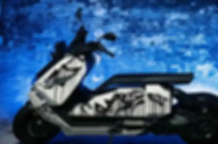 Motor listrik BMW CE-04 dengan sentuhan grafis dari Flycat