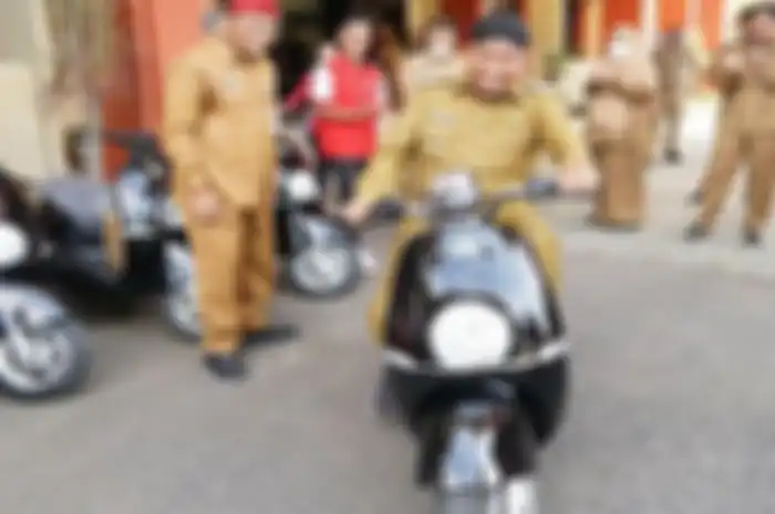 Pemkab Sumenep pastikan motor listrik jadi kendaraan dinas.