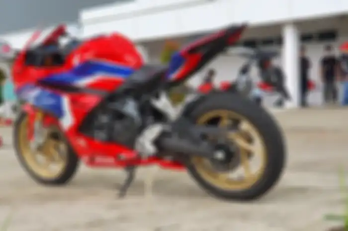 Ilustrasi Honda CBR250RR SP QS 2022. Ternyata ini alasan motor sport fairing tidak ada standar tengah, simak yuk sambil ngabuburit jelang buka puasa!