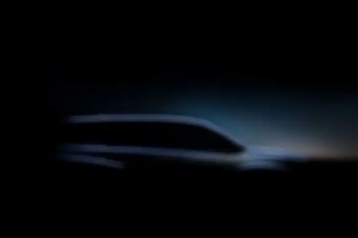 Teaser mobil baru Toyota Innova Zenix yang akan meluncur hari ini, booking fee lebih murah dari Honda BeAT.