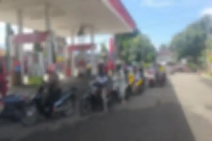 Foto ilustrasi SPBU. Harga Pertalite dan BBM subsidi lain belum diturunkan meskipun harga minyak dunia turun.