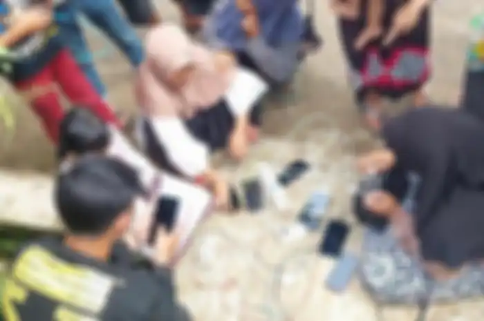 Telpon gratis XL Axiata di lokasi bencana gempa bumi, Cianjur