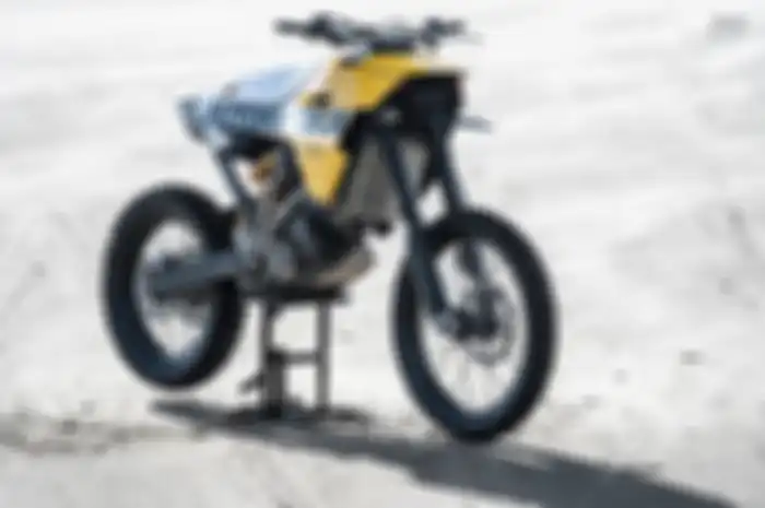 Modifikasi motor custom BMW G450X berkonsep enduro.
