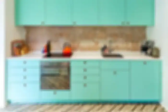 Pemilik rumah sudah nggak penasaran lagi. 7 siasat mujarab lemari dapur beri solusi area masak ukuran sempit. Foto hasilnya disukai.