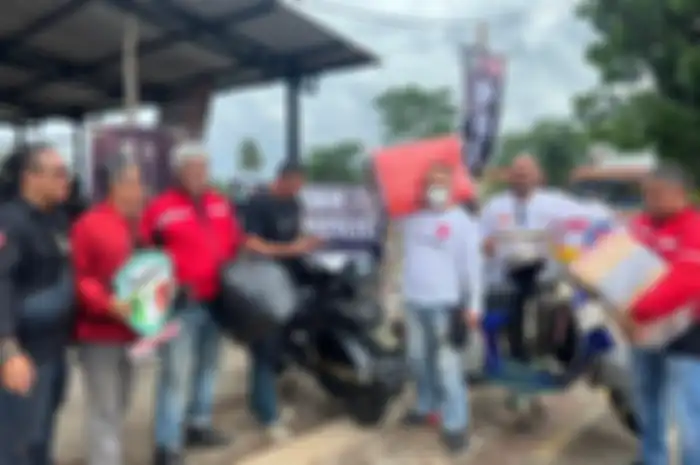 Komunitas Vespa Mad Ride dan Piaggio Indonesia Community mengirim bantuan untuk korban gempa di Cianjur, Jawa Barat, Sabtu (26/11/2022).
