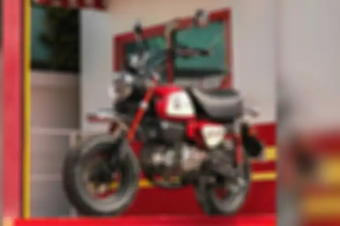 Honda Monkey Cherry Edition