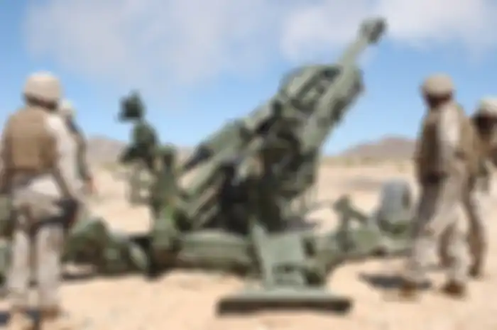 Pasukan Ukraina menggunakan M777 Howitzer dalam perang Rusia dan Ukraina.