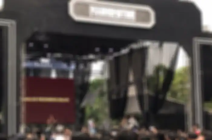 For Revenge tampil bersama Dustin Tiffany di panggung konser Distorsi Keras Magnumentary Festival 2022