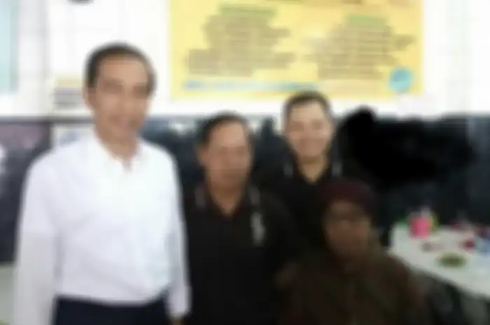 5 tempat wisata kuliner di Solo ini menjadi pilihan Presiden Jokowi. Cocok buat sarapan enak. Foto menunya goda hati.