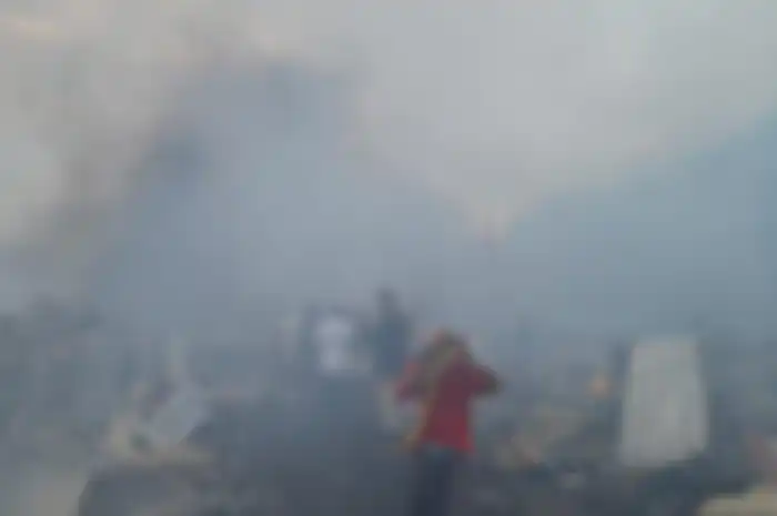 Kebakaran di Lorong Pabrik Tahu di Ambon, 30 unit motor bekas ikut hangus terbakar.