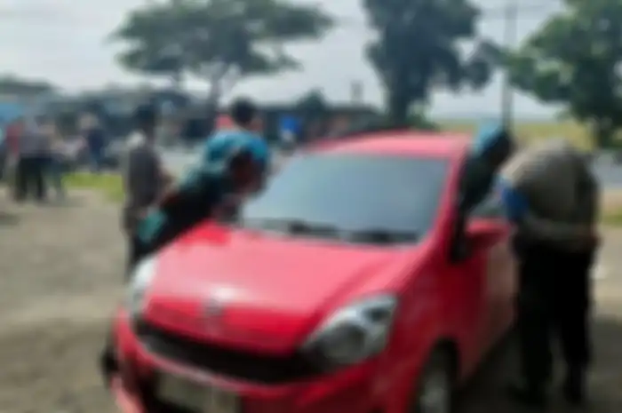 Penemuan mayat wanita terbakar di dalam mobil di Subang, Jawa Barat, ada luka sayatan di leher korban.