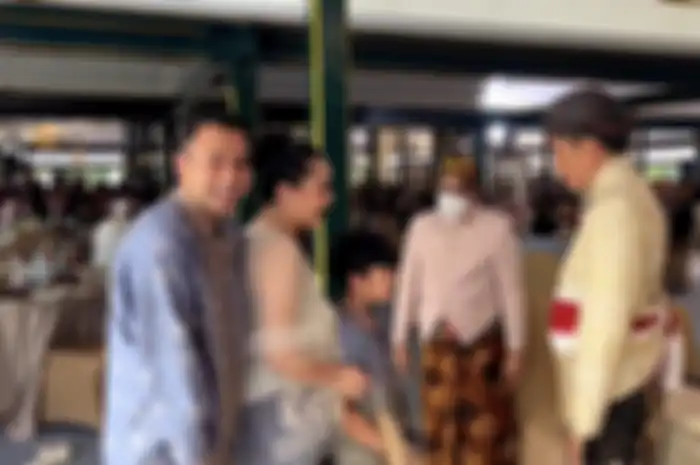 Presiden Jokowi yang bikin bangga Raffi Ahmad mengeluhkan tabiat asli Kaesang. Minta diubah usai putranya menikahi Erina.