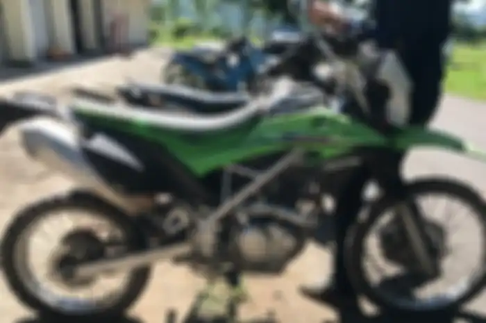 Buruan tawar dan bawa pulang Kawasaki KLX 150 murah meriah cuma Rp 13 jutaan.