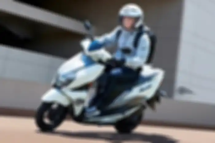 Suzuki Avenis 125.