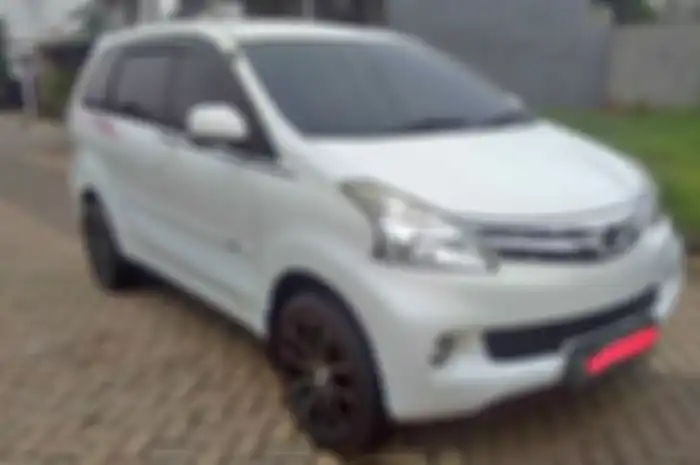 Mobil bekas Daihatsu Xenia 2012 