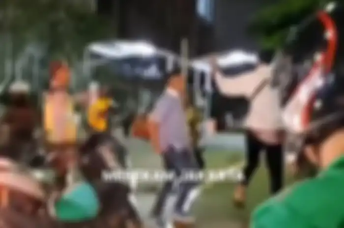 Pengemudi Mobil todongkan pistol ke pemotor di Apartemen Cipulir