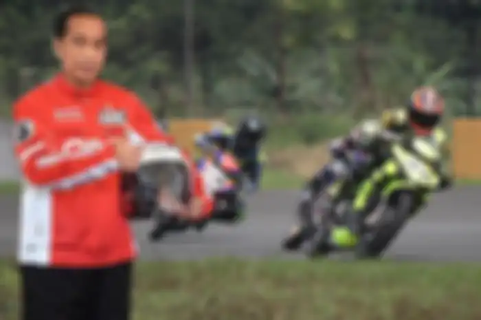 Ilustrasi Presiden Jokowi dan Final Piala Presiden Kejurnas Motorprix 2022 di sirkuit Sentul Karting, Jabar (17-18/12). 