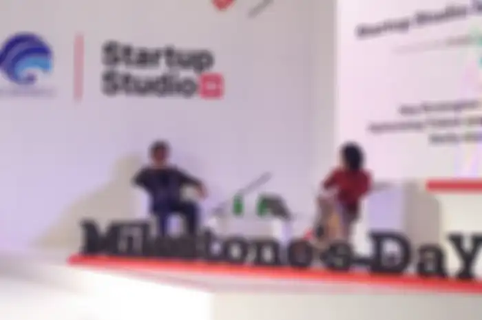 Bapak Sonny Hendra Sudaryana (Digital Startup Program Coordinator Kominfo) di acara Milestone Day Batch 5