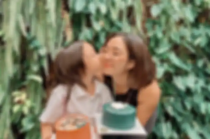 Gisel memenuhi janji liburan bareng Gading Marten ke negara ini. Gempi pun dijamin bahagia. Foto Rino Soedarjo disentil.