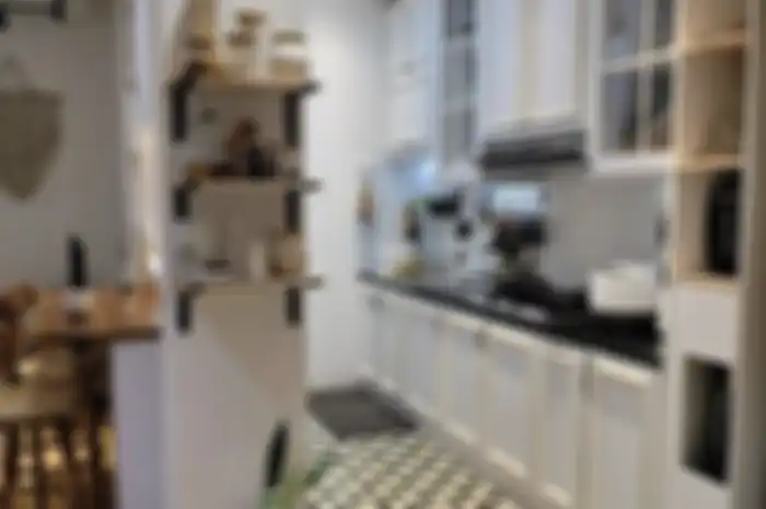 Foto interior rumah minimalis ini tampak berbeda dari yang lainnya. Desain dapur basah direnovasi pakai gaya tak biasa. 