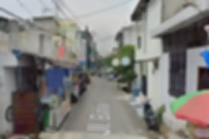 Suasana Kampung Bahari di siang hari