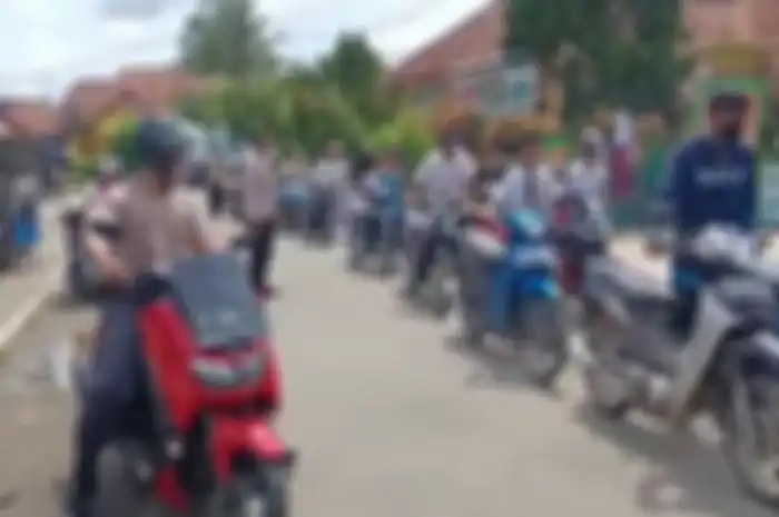 Beberapa pelajar tuntun motor setelah terciduk mabuk-mabukan di Banyumas.