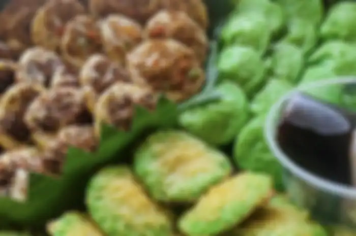 Bila mencari lokasi sarapan enak di Bandung coba datangi 5 tempat wisata kuliner hits. Foto menu surabi bikin tergoda. 