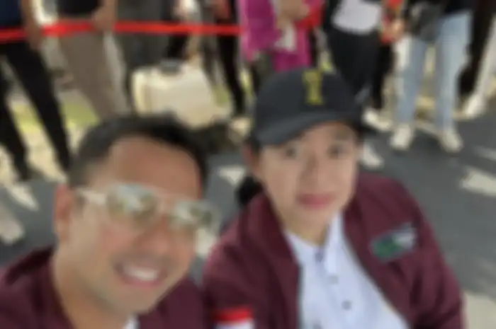 Raffi Ahmad mengungah foto bareng Ketua DPR Puan Maharani. Foto bareng ini bikin suami Nagita Slavina dihujat. 