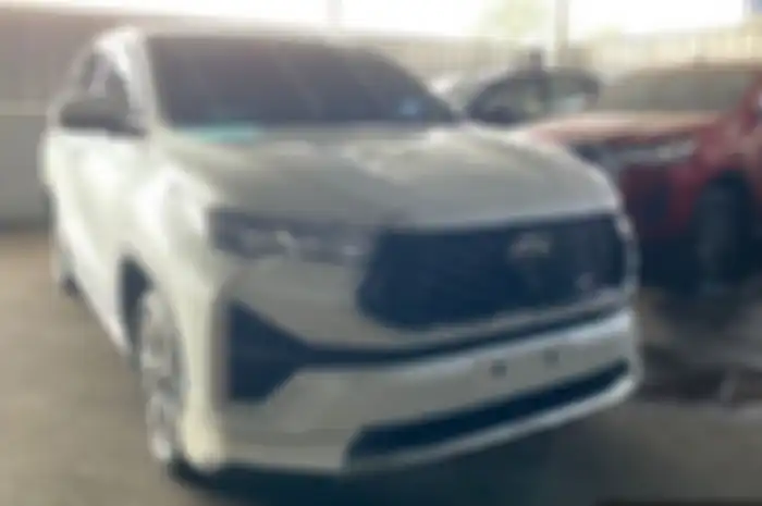 Skema kredit dan DP Toyota Innova Zenix Hybrid, cicilan terendah setara motor Honda Revo Fit.