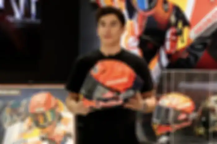 Marc Marquez pamer helm baru Shoei X-SPR Pro