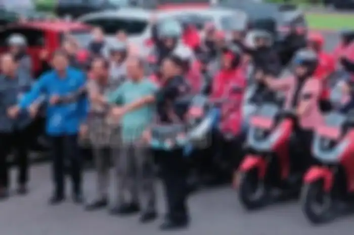 Pemkot Blitar bagikan puluhan Yamaha Lexi untuk Lurah dan Sekretaris Camat.